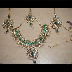 Never worn necklace for your indian clothes!
